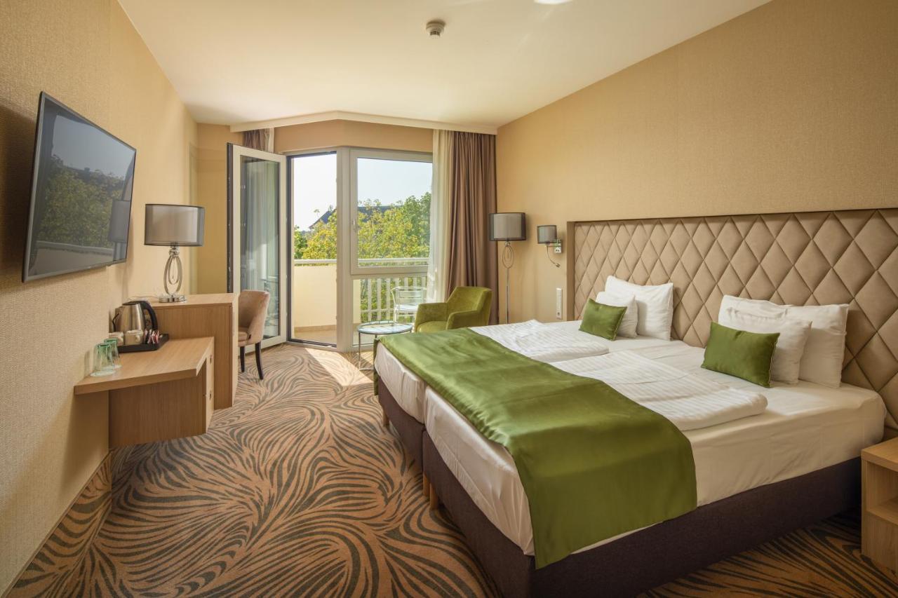 Greenfield Hotel Golf & Spa Buk Exterior foto