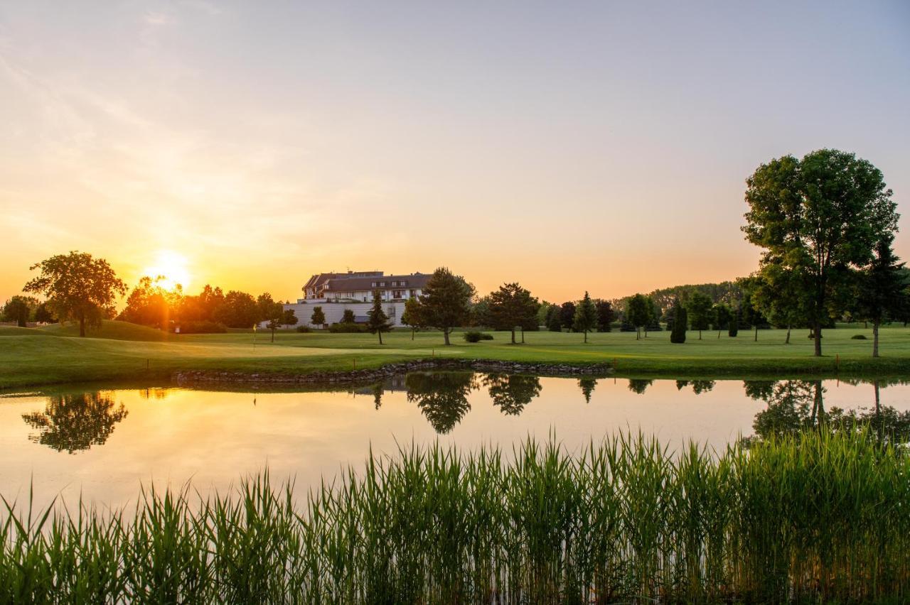 Greenfield Hotel Golf & Spa Buk Exterior foto