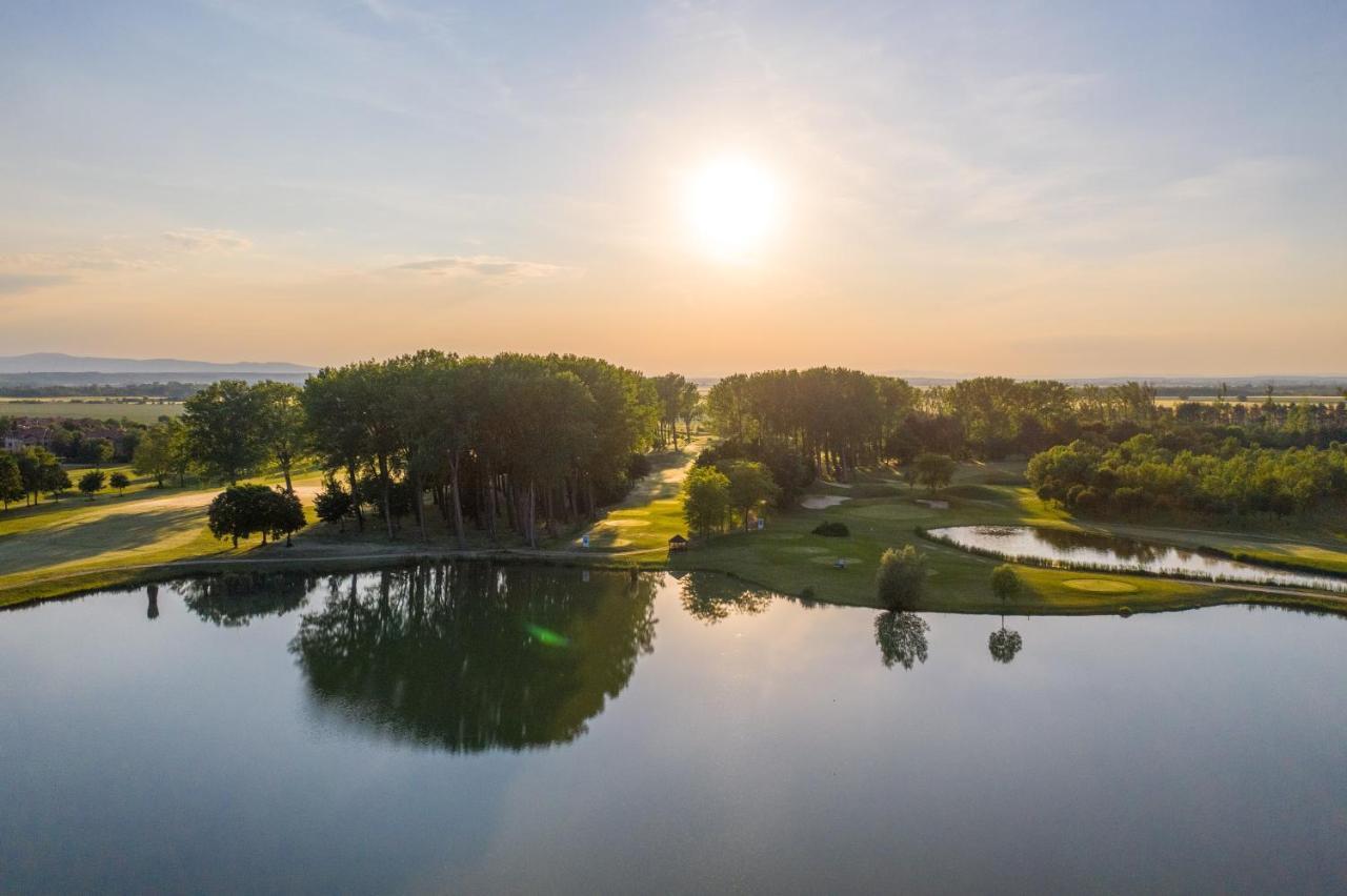Greenfield Hotel Golf & Spa Buk Exterior foto