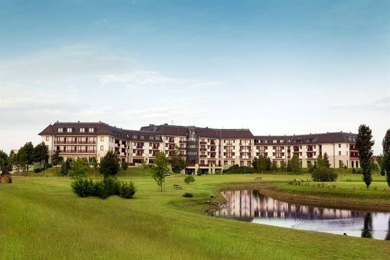 Greenfield Hotel Golf & Spa Buk Exterior foto