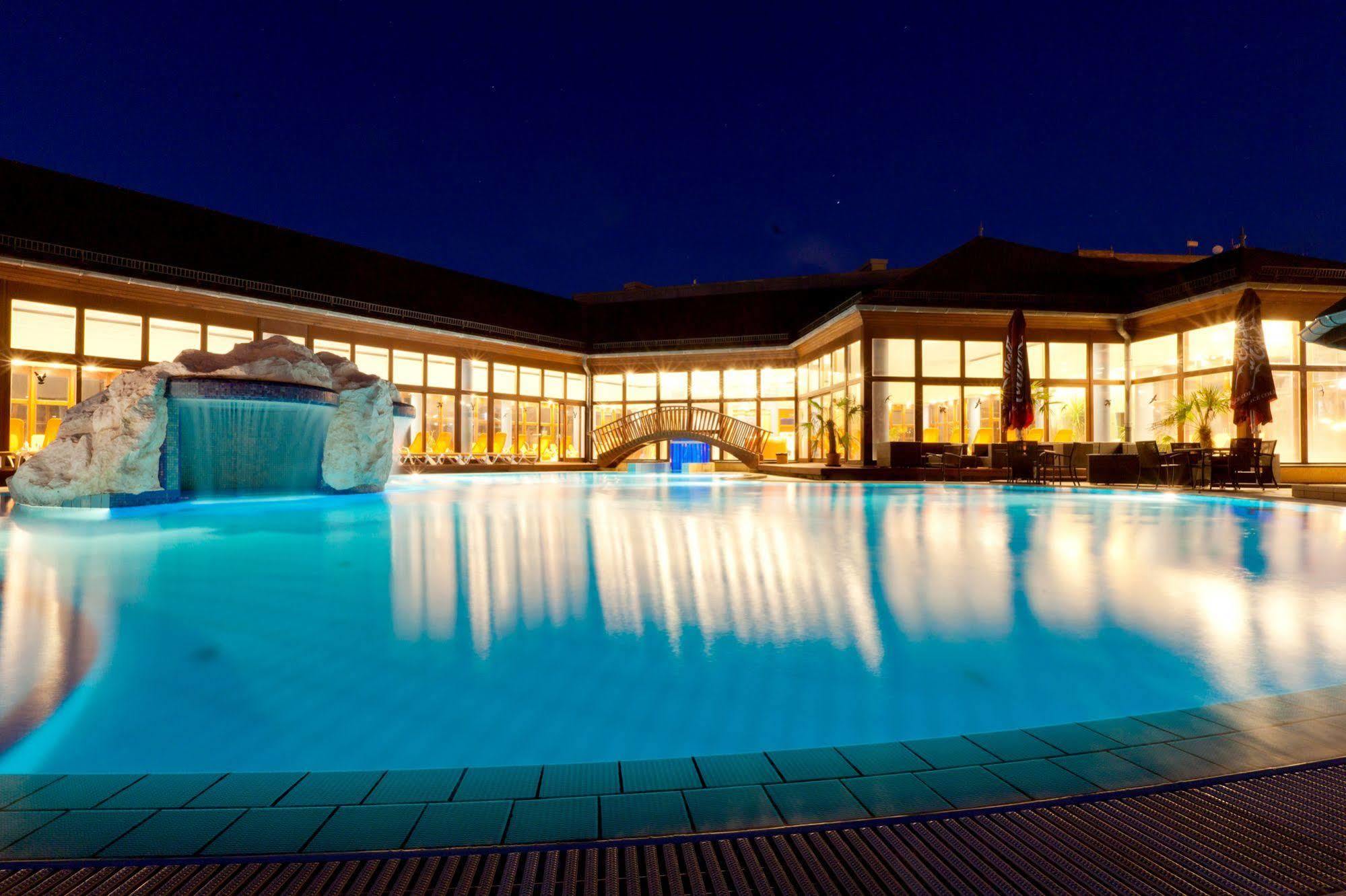 Greenfield Hotel Golf & Spa Buk Exterior foto